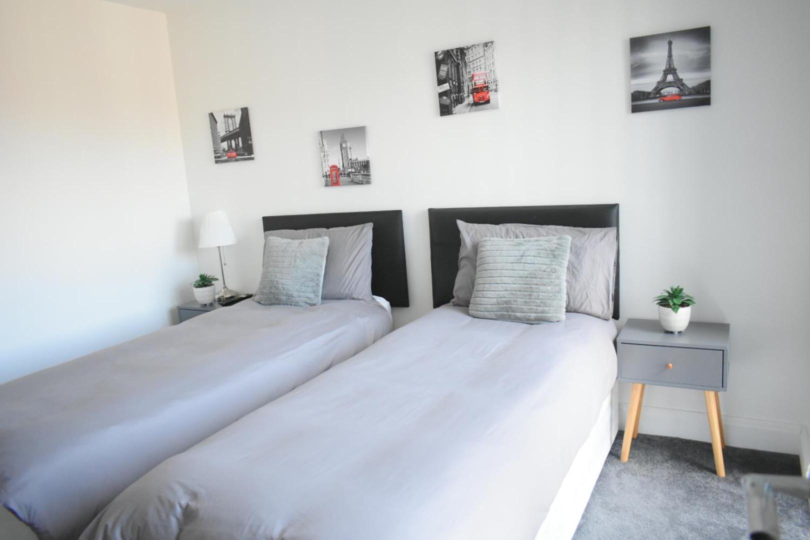 Luxury 2 Bedroom Northampton Townhouse With Balcony Exteriör bild